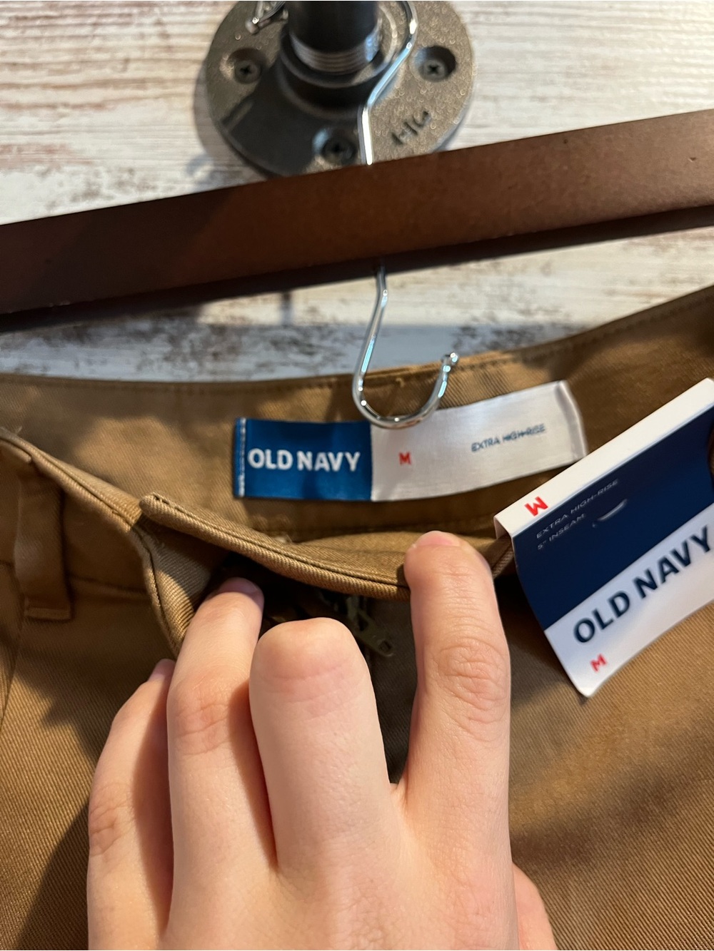 Old Navy Brown High-Waist Pleated Shorts - Picture 3 of 3